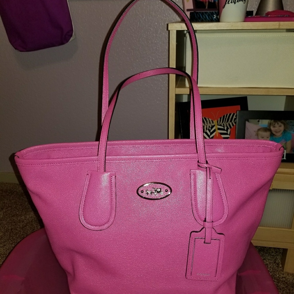 Coach Fuschia Taxi Tote EEUC